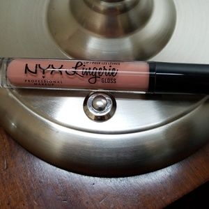 NYX Lingerie gloss
